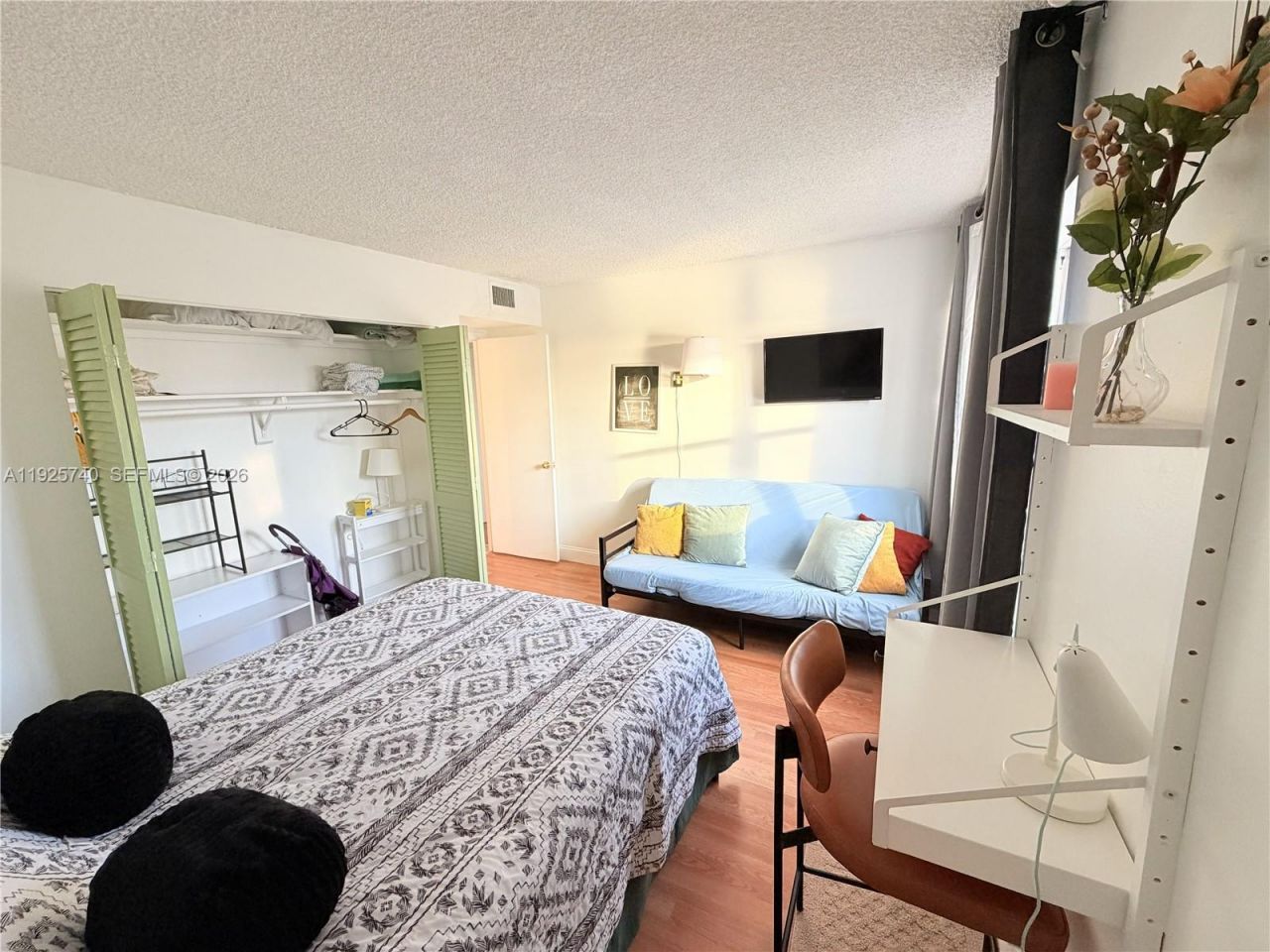 401 Golden Isles Dr, Unit 512, Hallandale Beach, FL 33009 Photo