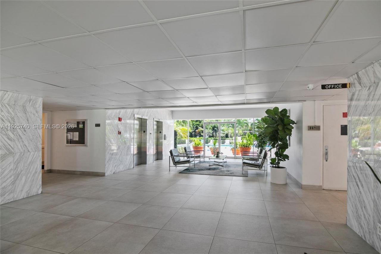 401 Golden Isles Dr, Unit 512, Hallandale Beach, FL 33009 Photo