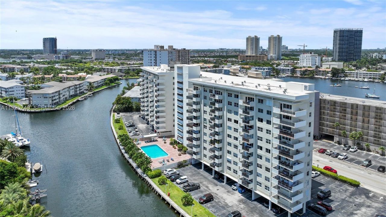 401 Golden Isles Dr, Unit 512, Hallandale Beach, FL 33009 Photo