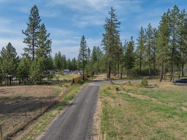 5123 E Chattaroy Rd, Chattaroy, WA 99003