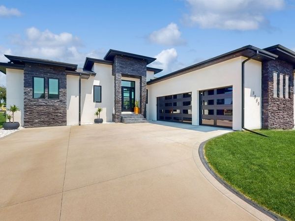 3055 Jackpine Drive, Waukee, IA 50263