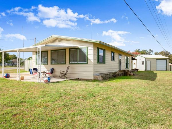 210 Striper Haven LN, Buchanan Dam, TX 78609