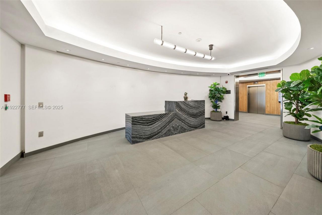 1680 Michigan Ave, Unit PH1A-PH1D, Miami Beach, FL 33139 Photo