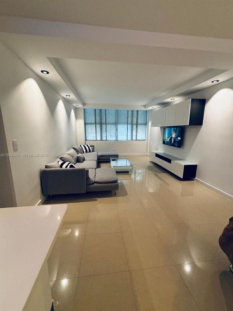 7441 Wayne Ave, Unit 1R, Miami Beach, FL 33141 Photo