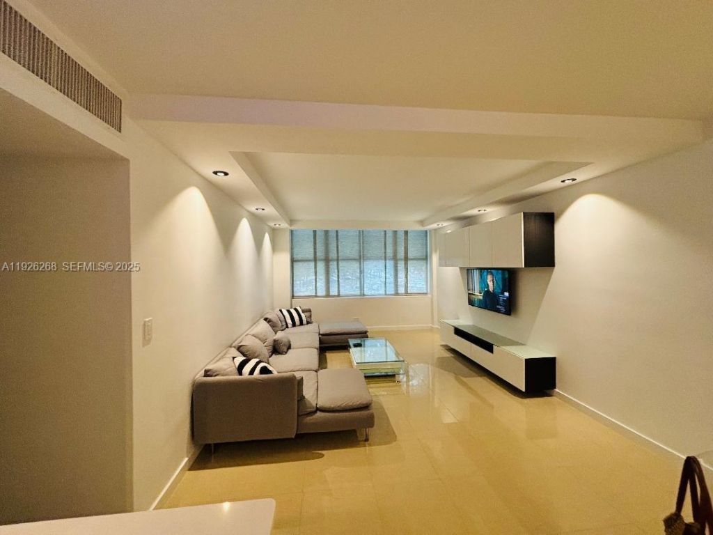 7441 Wayne Ave, Unit 1R, Miami Beach, FL 33141 Photo