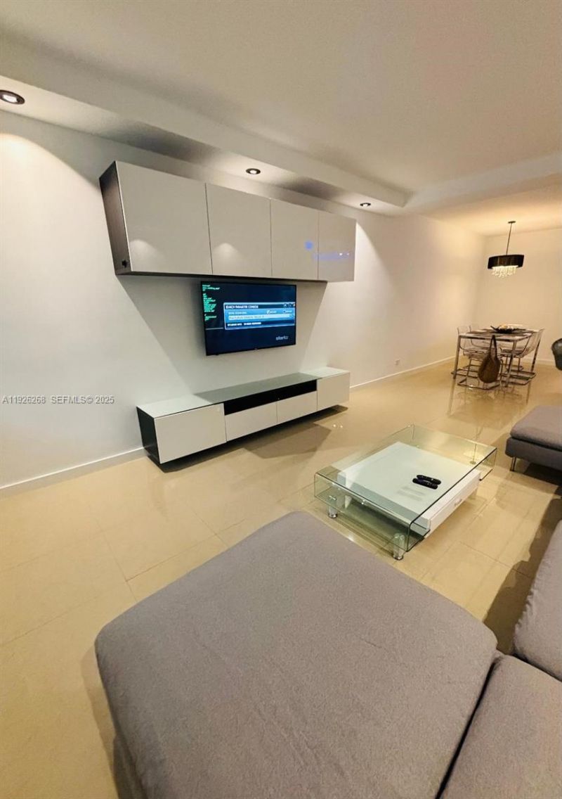 7441 Wayne Ave, Unit 1R, Miami Beach, FL 33141 Photo