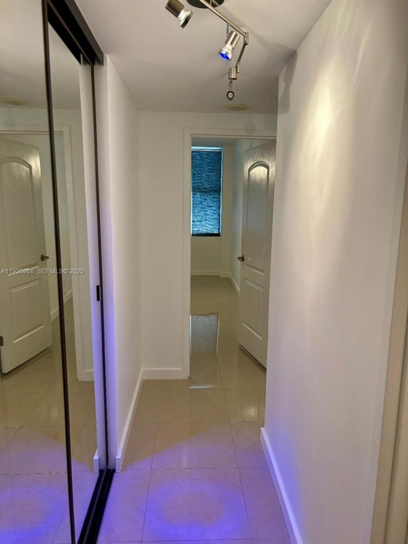 7441 Wayne Ave, Unit 1R, Miami Beach, FL 33141 Photo