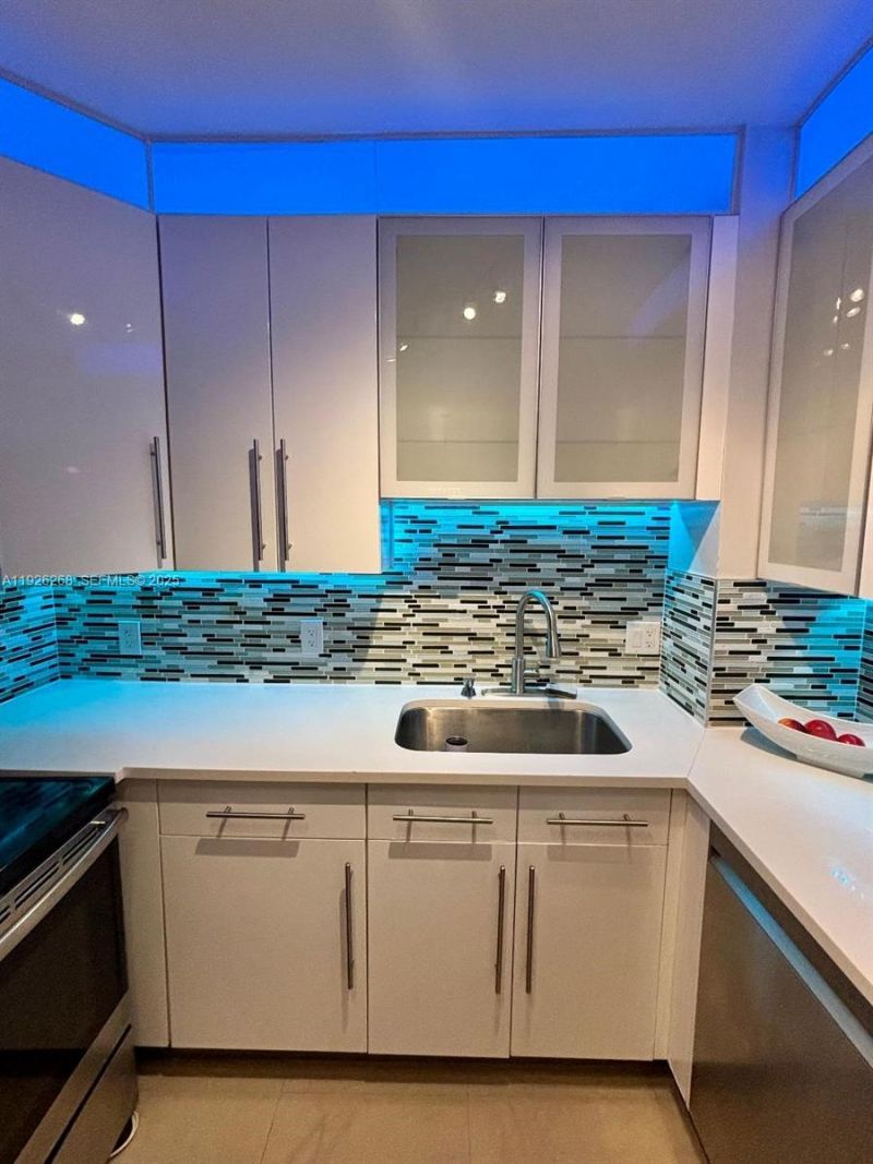 7441 Wayne Ave, Unit 1R, Miami Beach, FL 33141 Photo