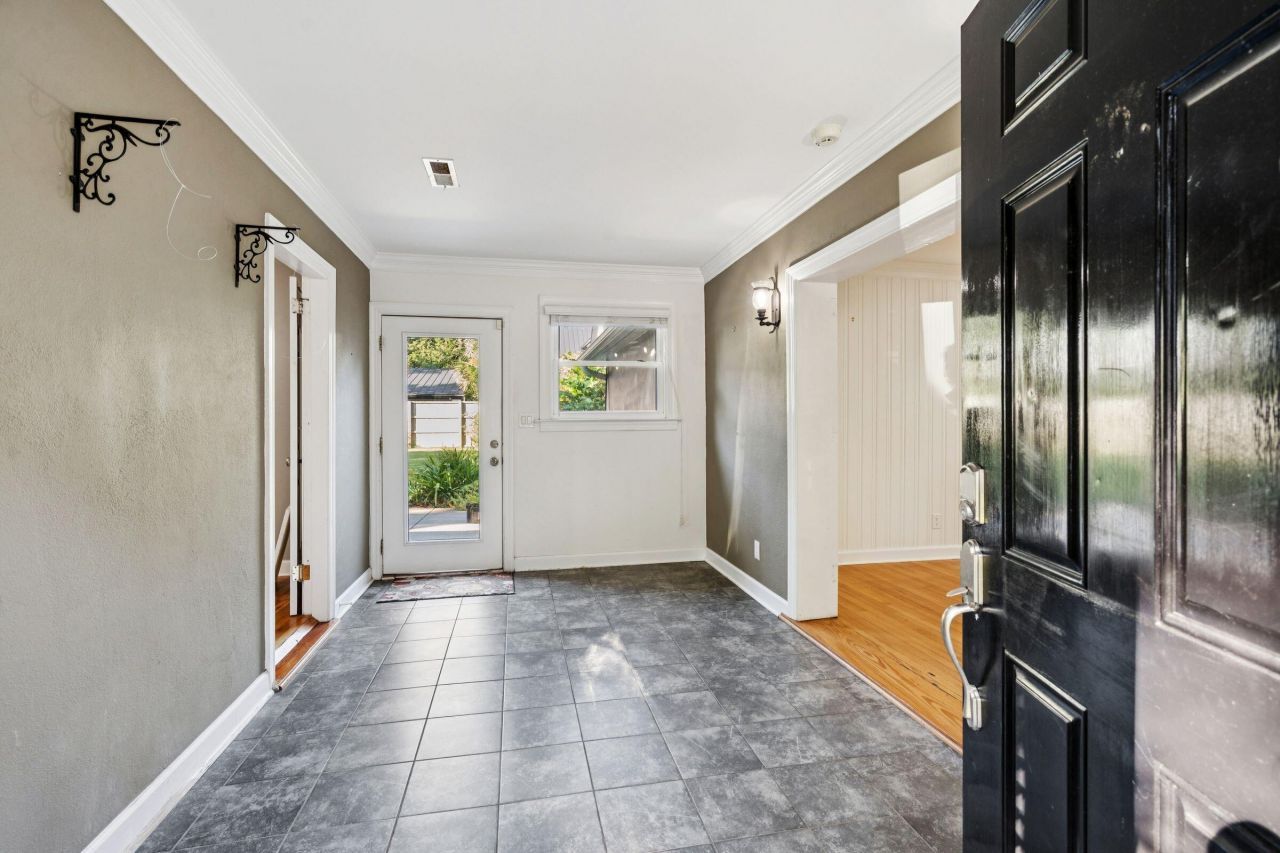 1409 Barbara Street Photo 15