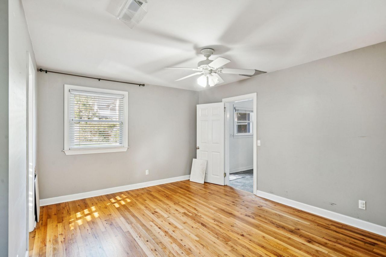 1409 Barbara Street Photo 17