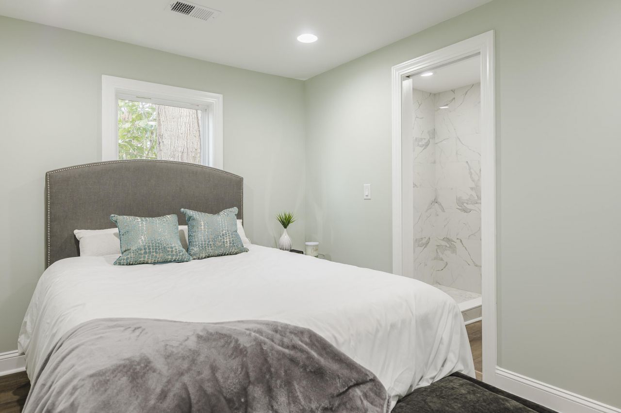 2213 Crosby Avenue Photo 10