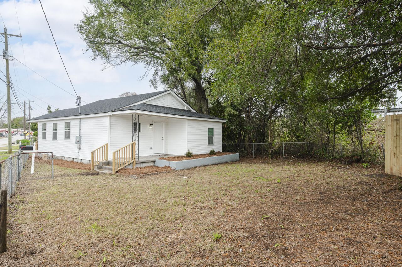 2213 Crosby Avenue Photo 17