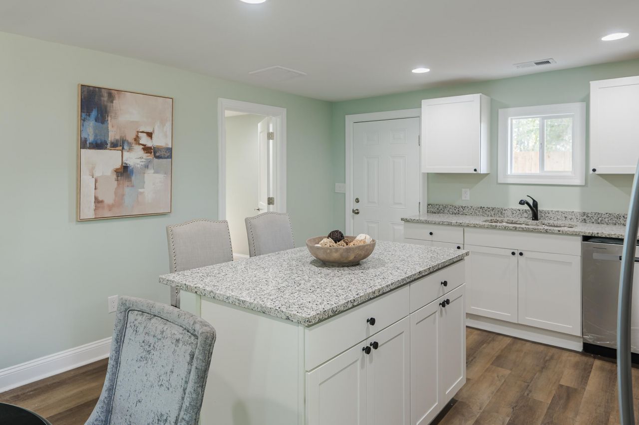 2213 Crosby Avenue Photo 7