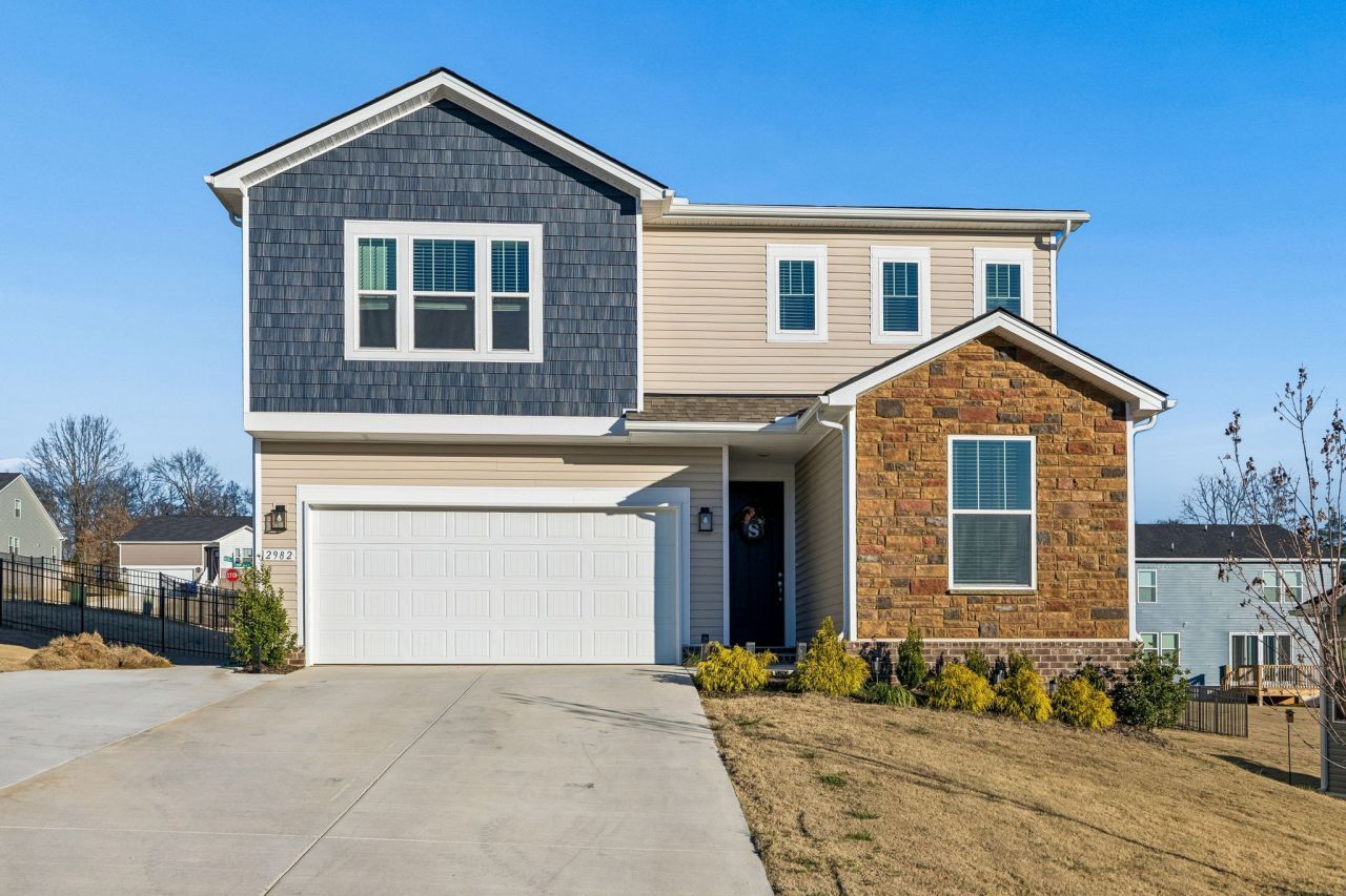 2982 Windstone Trl Columbia, TN 38401
