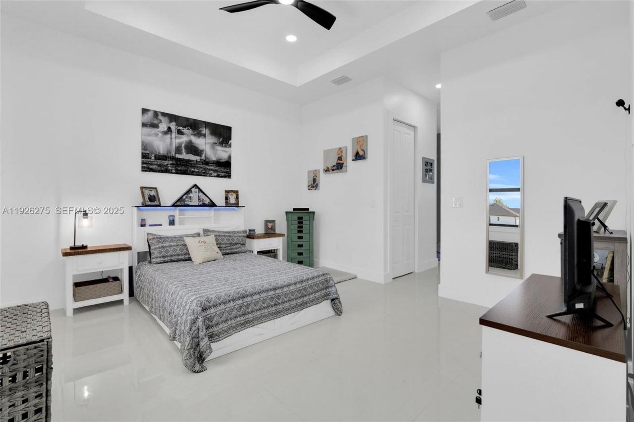 2250 10th Ter, Lehigh Acres, FL 33936 Photo