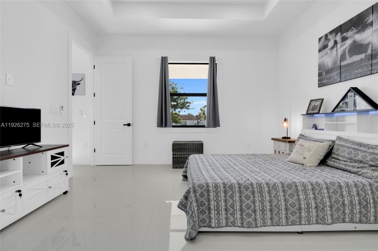 2250 10th Ter, Lehigh Acres, FL 33936 Photo