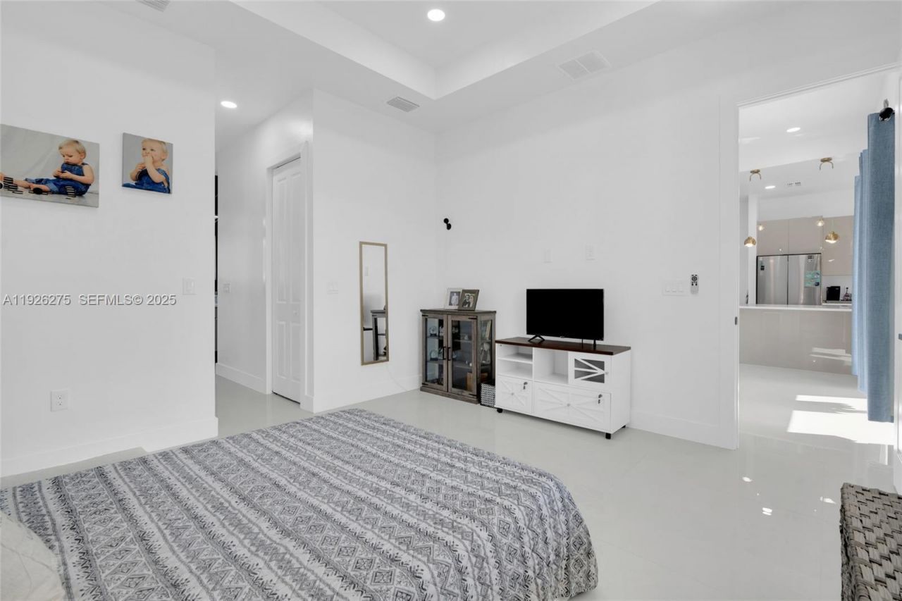 2250 10th Ter, Lehigh Acres, FL 33936 Photo