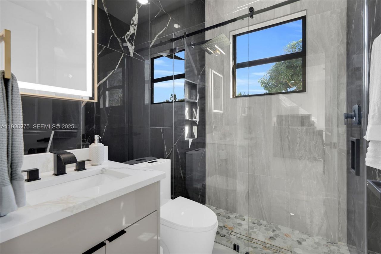 2250 10th Ter, Lehigh Acres, FL 33936 Photo