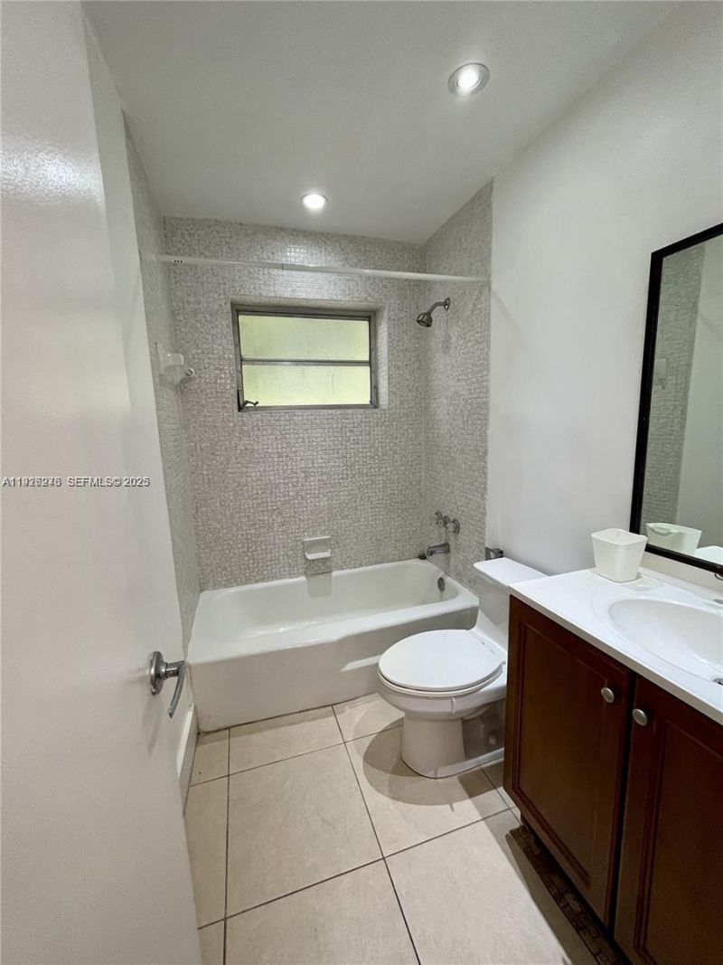 7250 SW 94th Pl, Unit B6, Miami, FL 33173 Photo