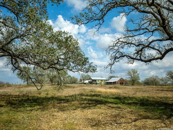 698 Hilbrich, Westhoff, TX 77994