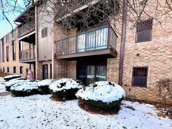 16445 Heather Lane, Unit 203, Middleburg Heights, OH 44130