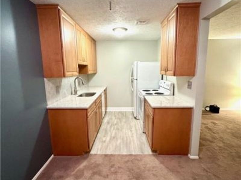 16445 Heather Lane, Unit 203, Middleburg Heights, OH 44130 Photo 6