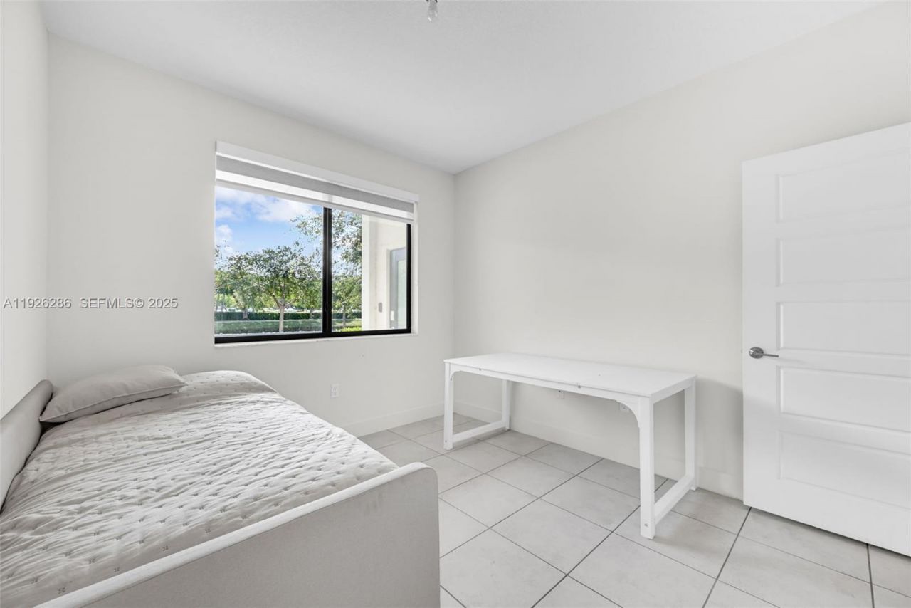 8301 NW 41st St, Unit B-102, Doral, FL 33166 Photo