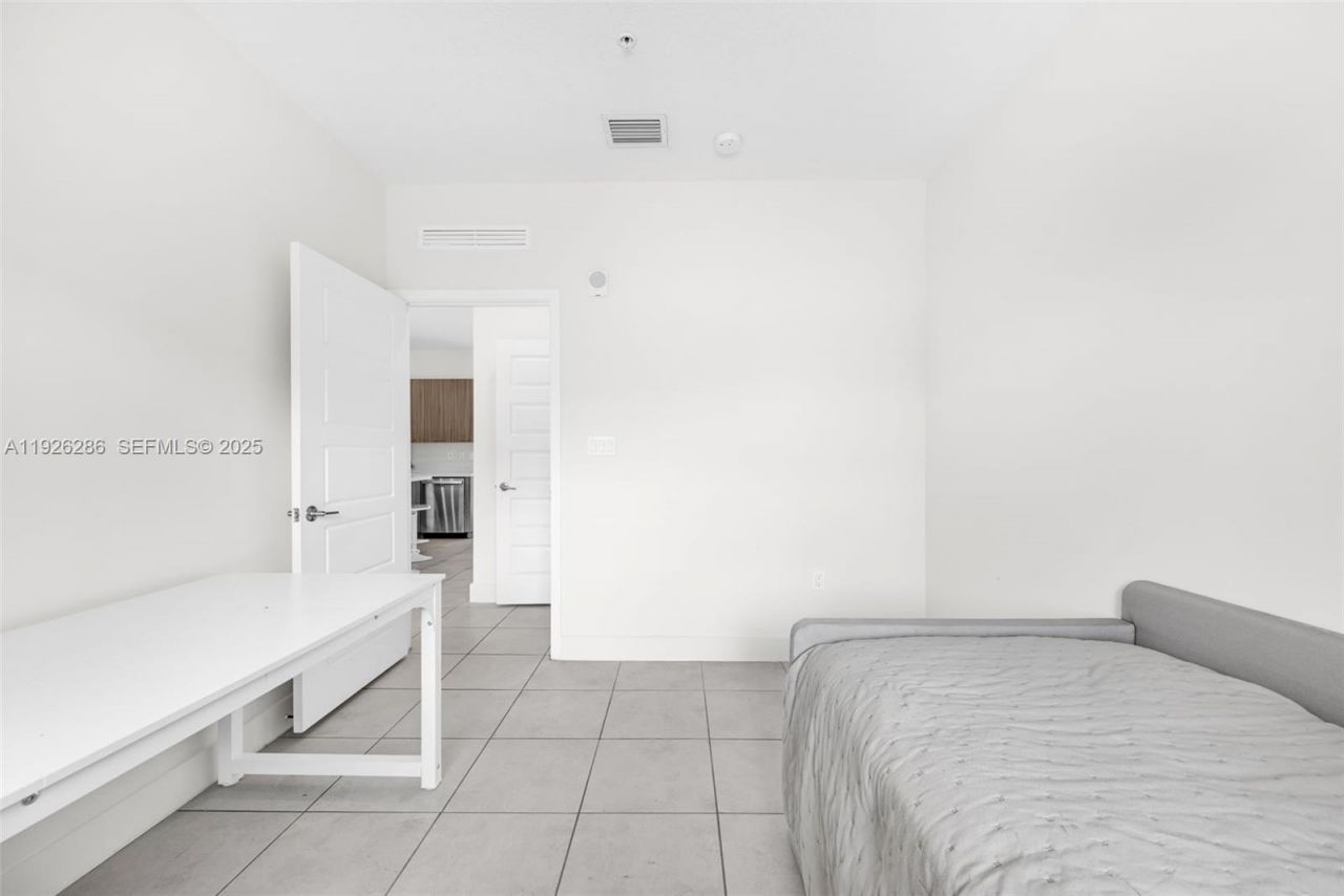 8301 NW 41st St, Unit B-102, Doral, FL 33166 Photo