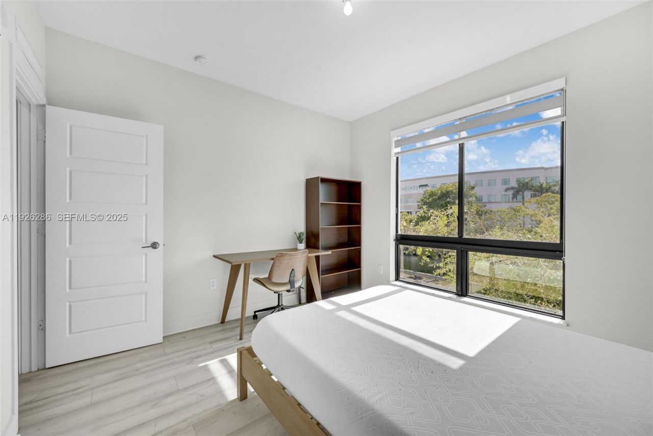 8301 NW 41st St, Unit B-102, Doral, FL 33166 Photo