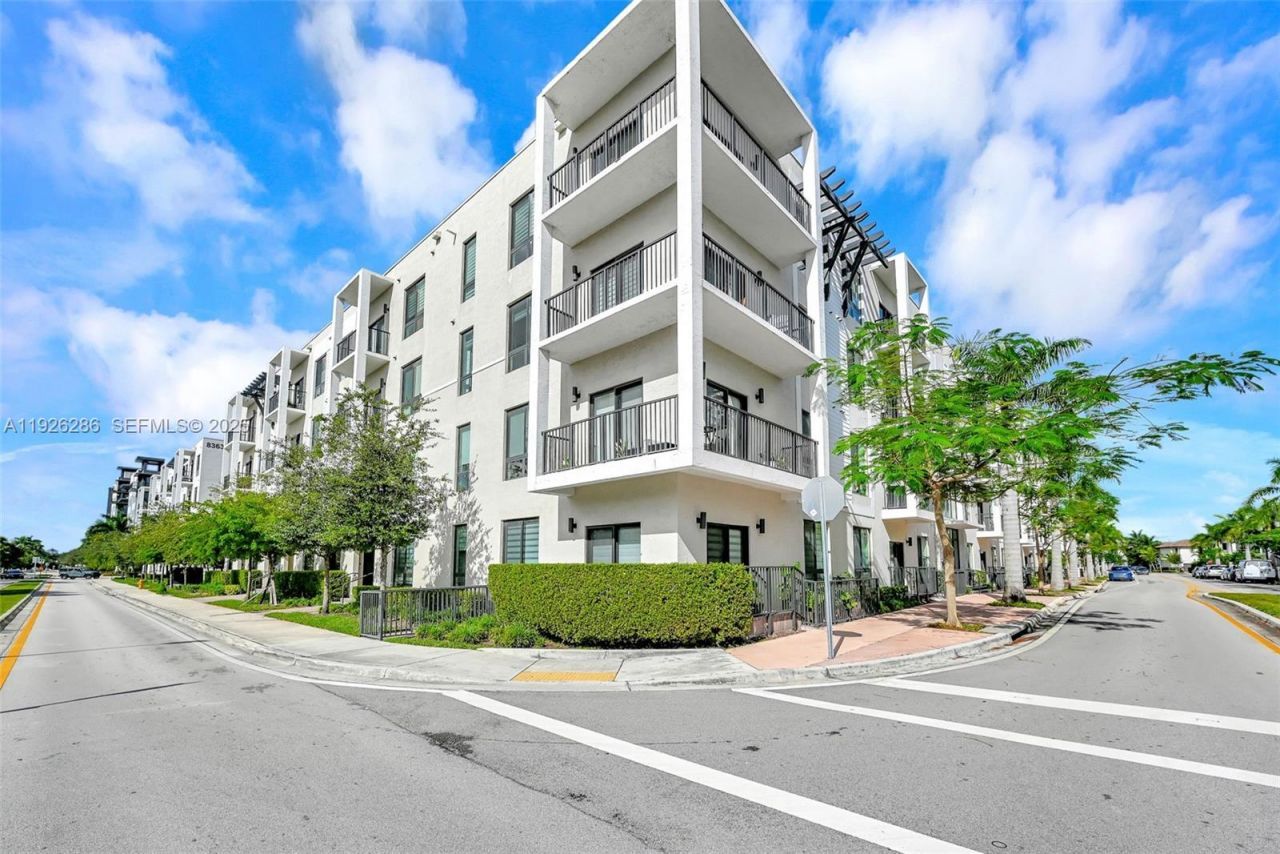 8301 NW 41st St, Unit B-102, Doral, FL 33166 Photo