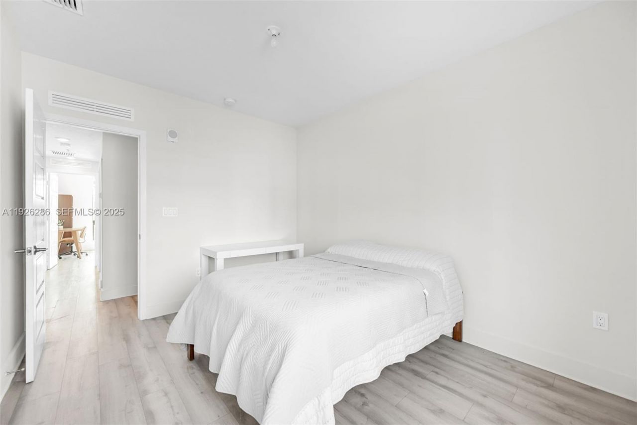 8301 NW 41st St, Unit B-102, Doral, FL 33166 Photo