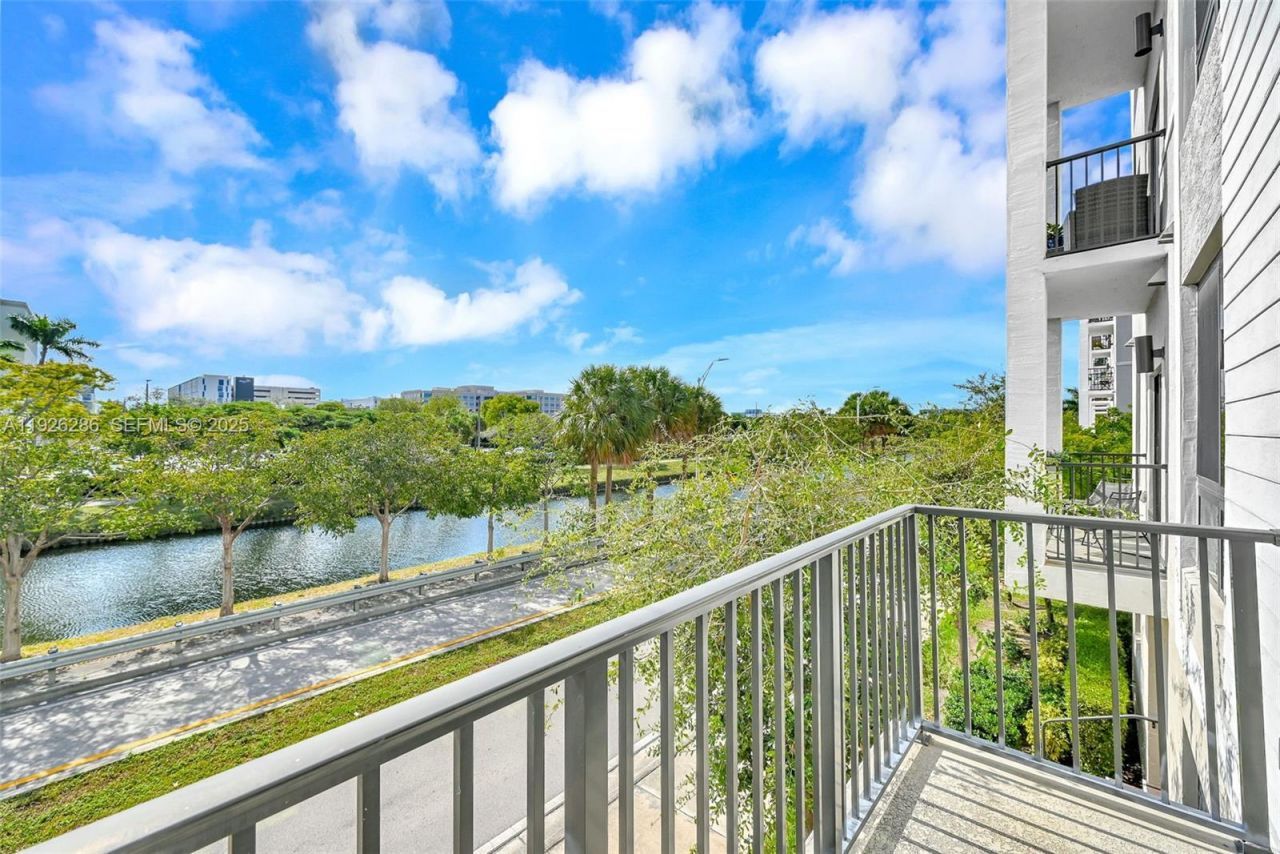 8301 NW 41st St, Unit B-102, Doral, FL 33166 Photo