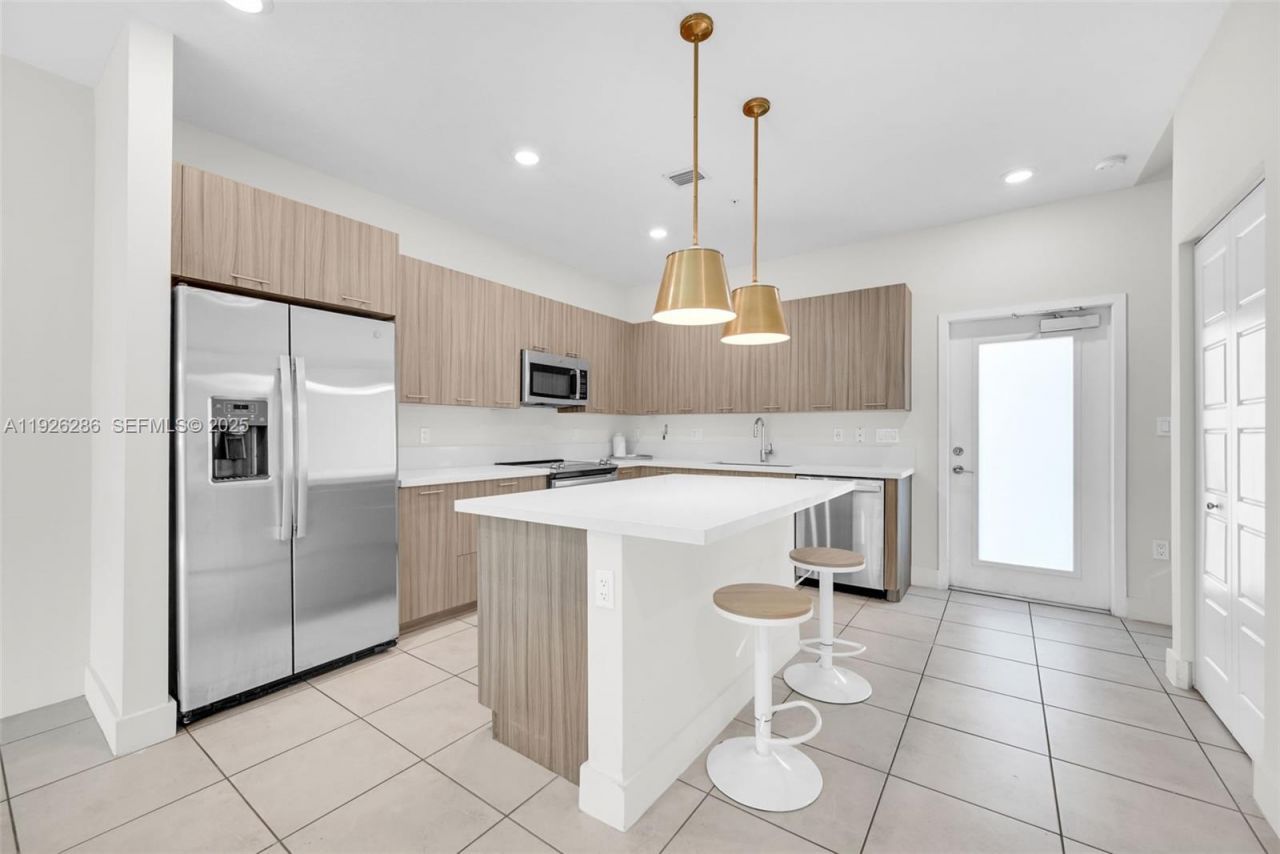 8301 NW 41st St, Unit B-102, Doral, FL 33166 Photo