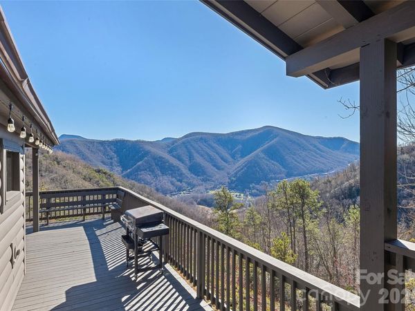 643 Bent Tree Road, Maggie Valley, NC 28751