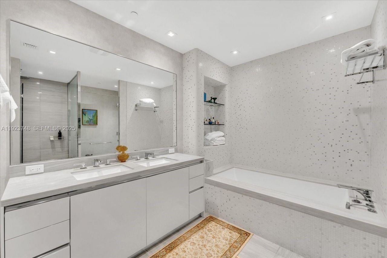 16901 Collins Ave, Unit 1802, Sunny Isles Beach, FL 33160 Photo