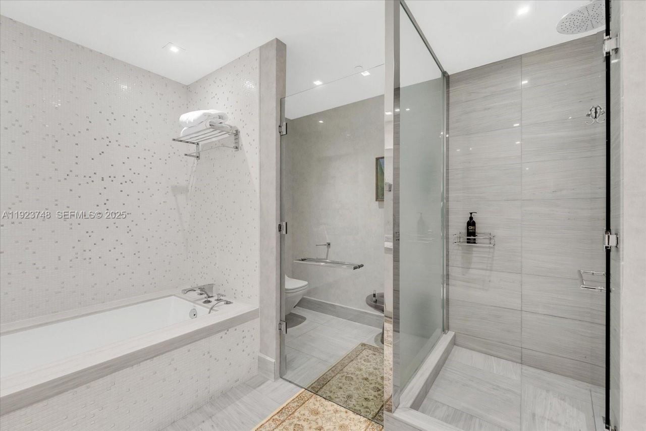 16901 Collins Ave, Unit 1802, Sunny Isles Beach, FL 33160 Photo