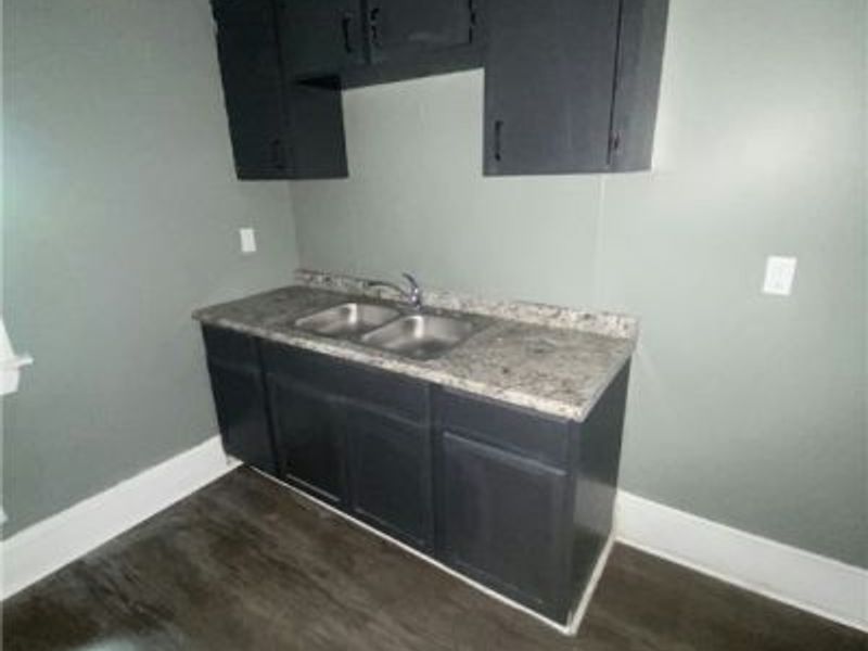 677 E 92nd Street, Cleveland, OH 44108 Photo 12