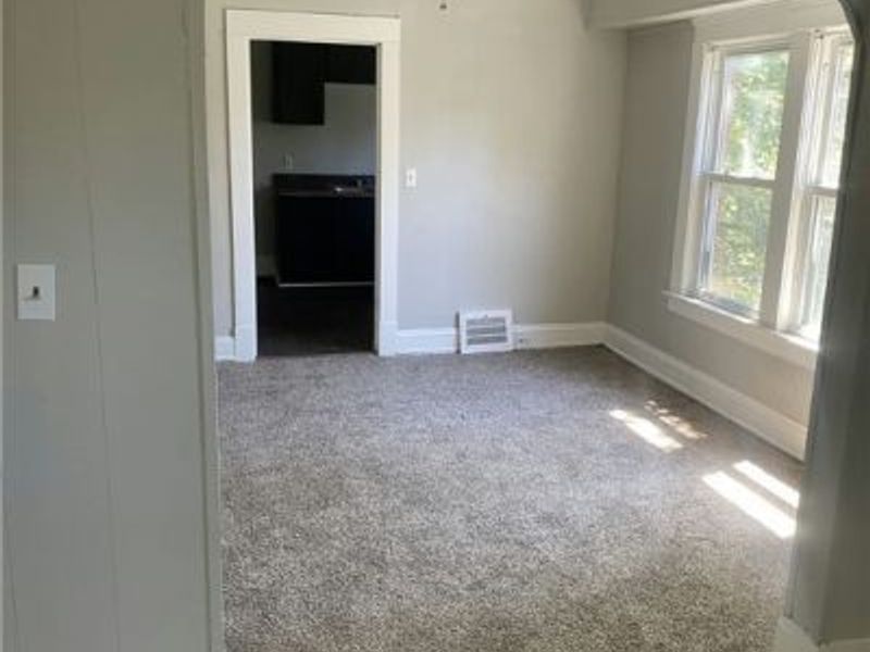 677 E 92nd Street, Cleveland, OH 44108 Photo 8