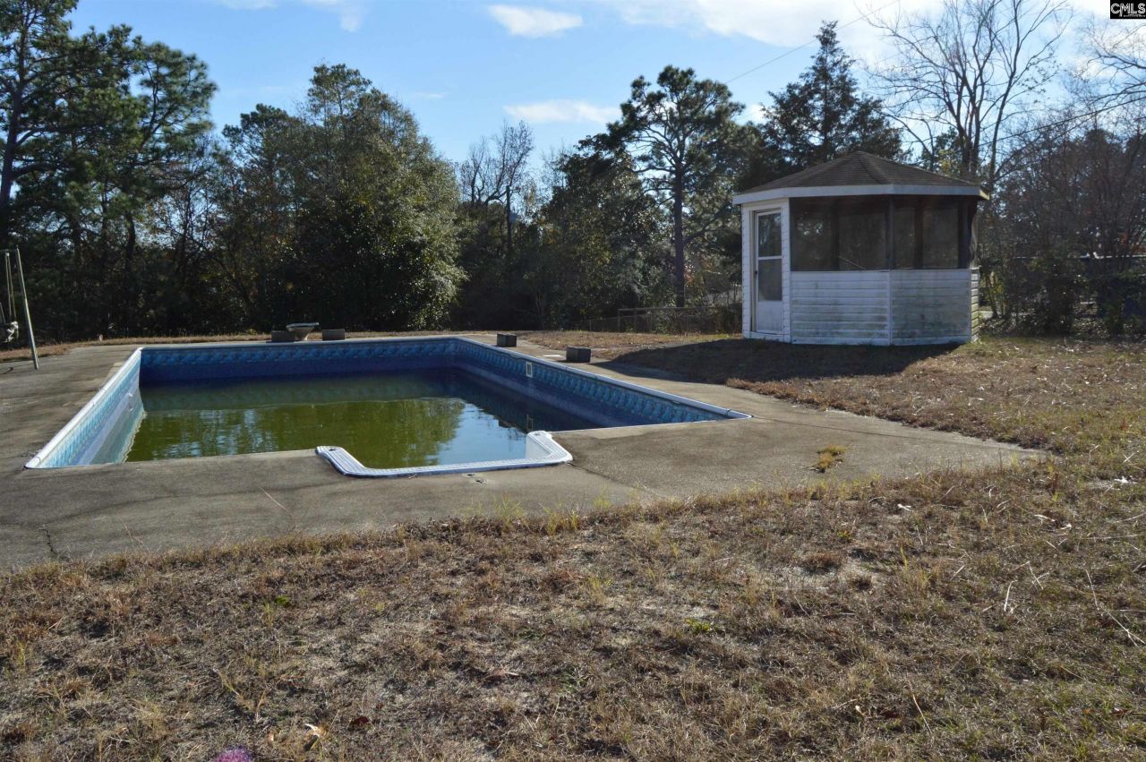 586 Beverly Hills Road Street Photo 11