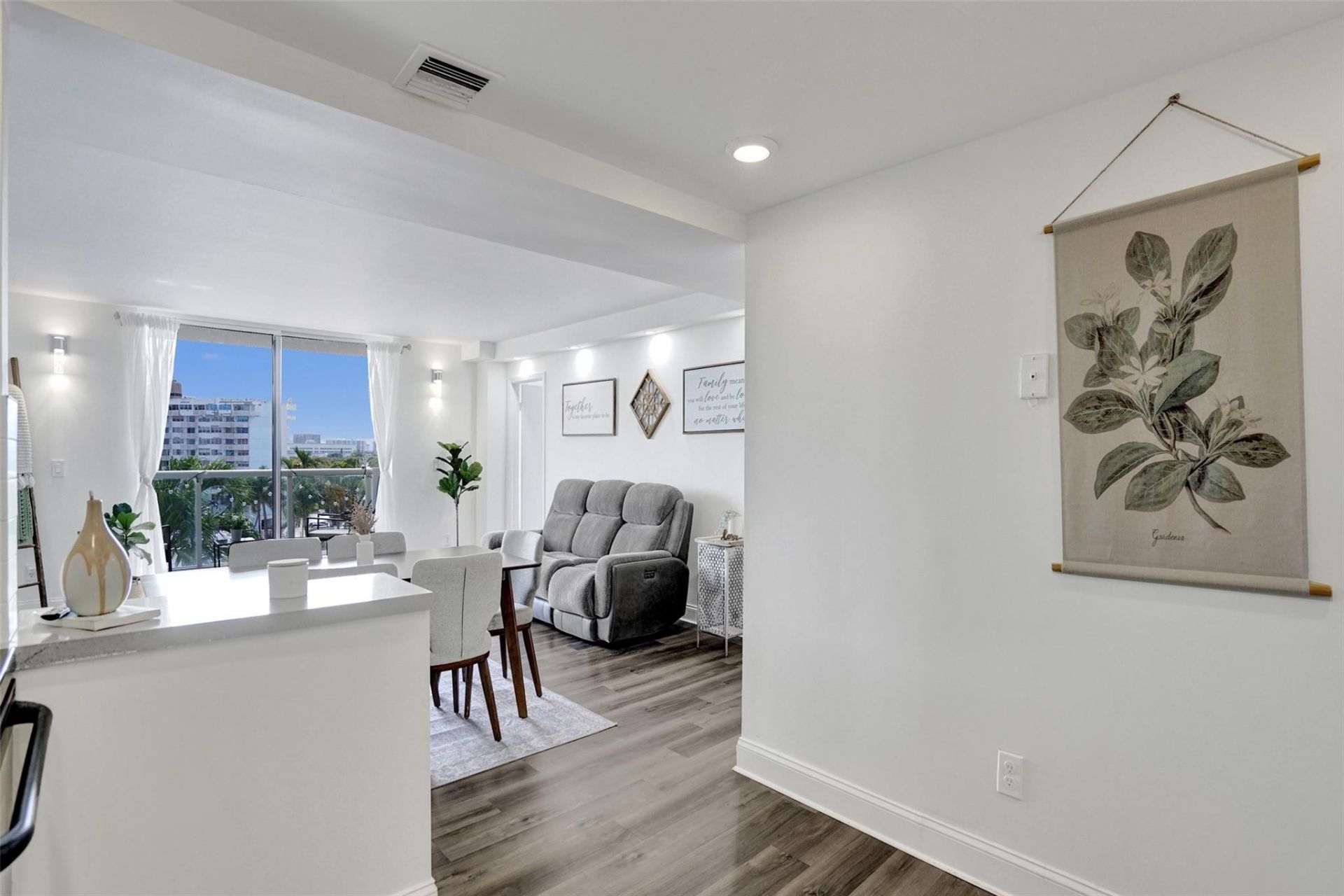 13499 Biscayne Boulevard, Unit 610, North Miami, FL 33181 Photo