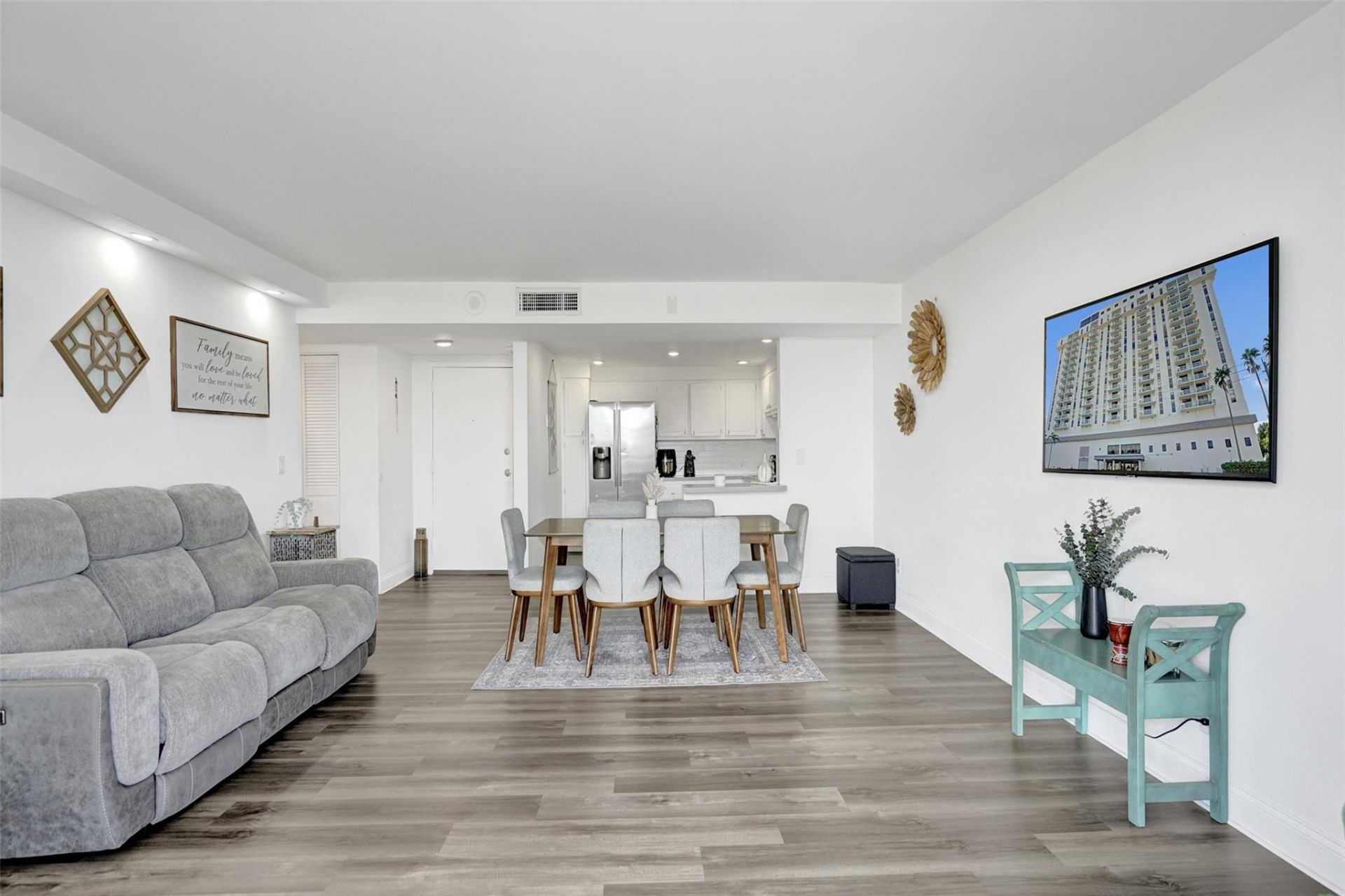 13499 Biscayne Boulevard, Unit 610, North Miami, FL 33181 Photo