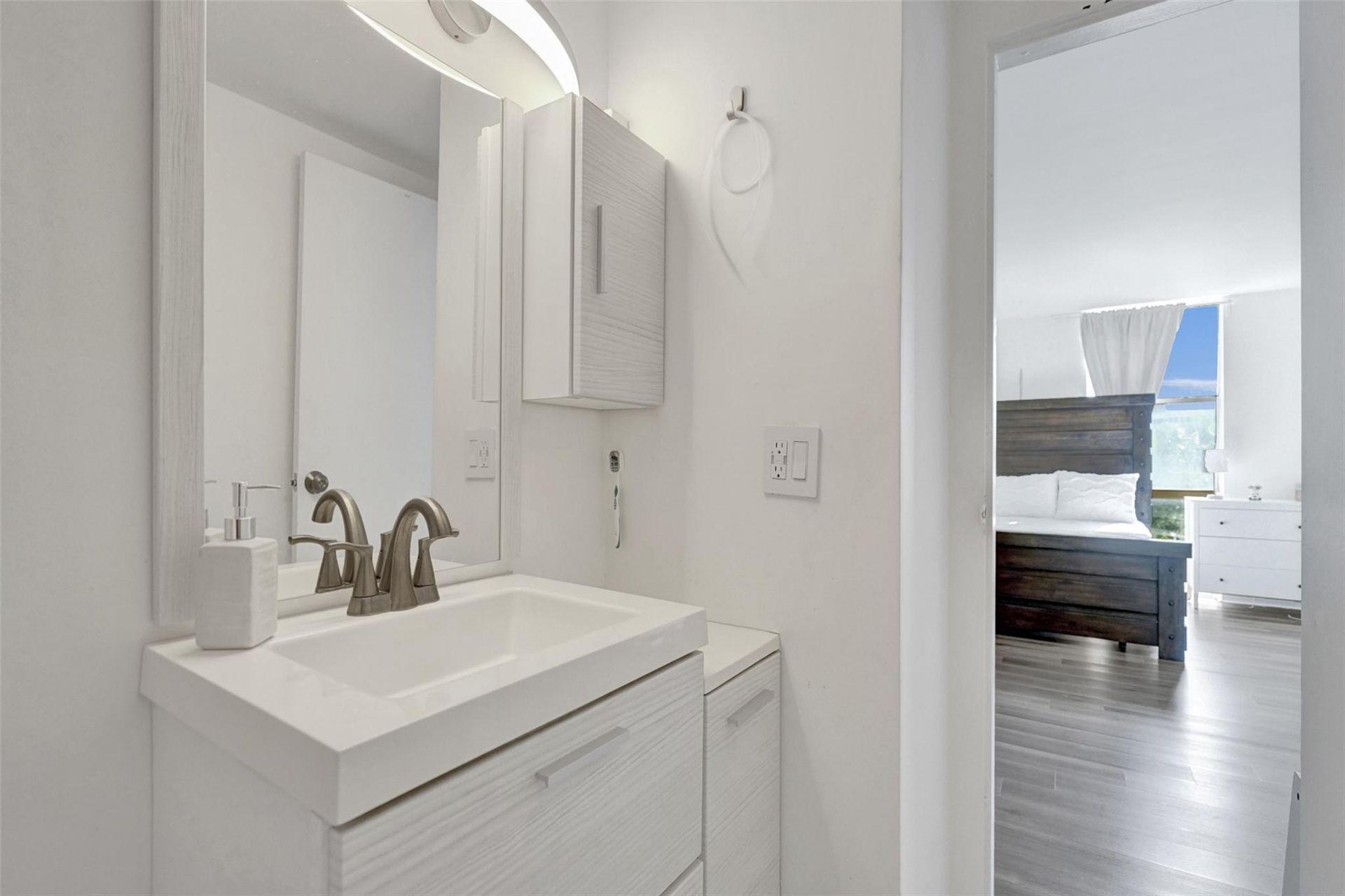 13499 Biscayne Boulevard, Unit 610, North Miami, FL 33181 Photo