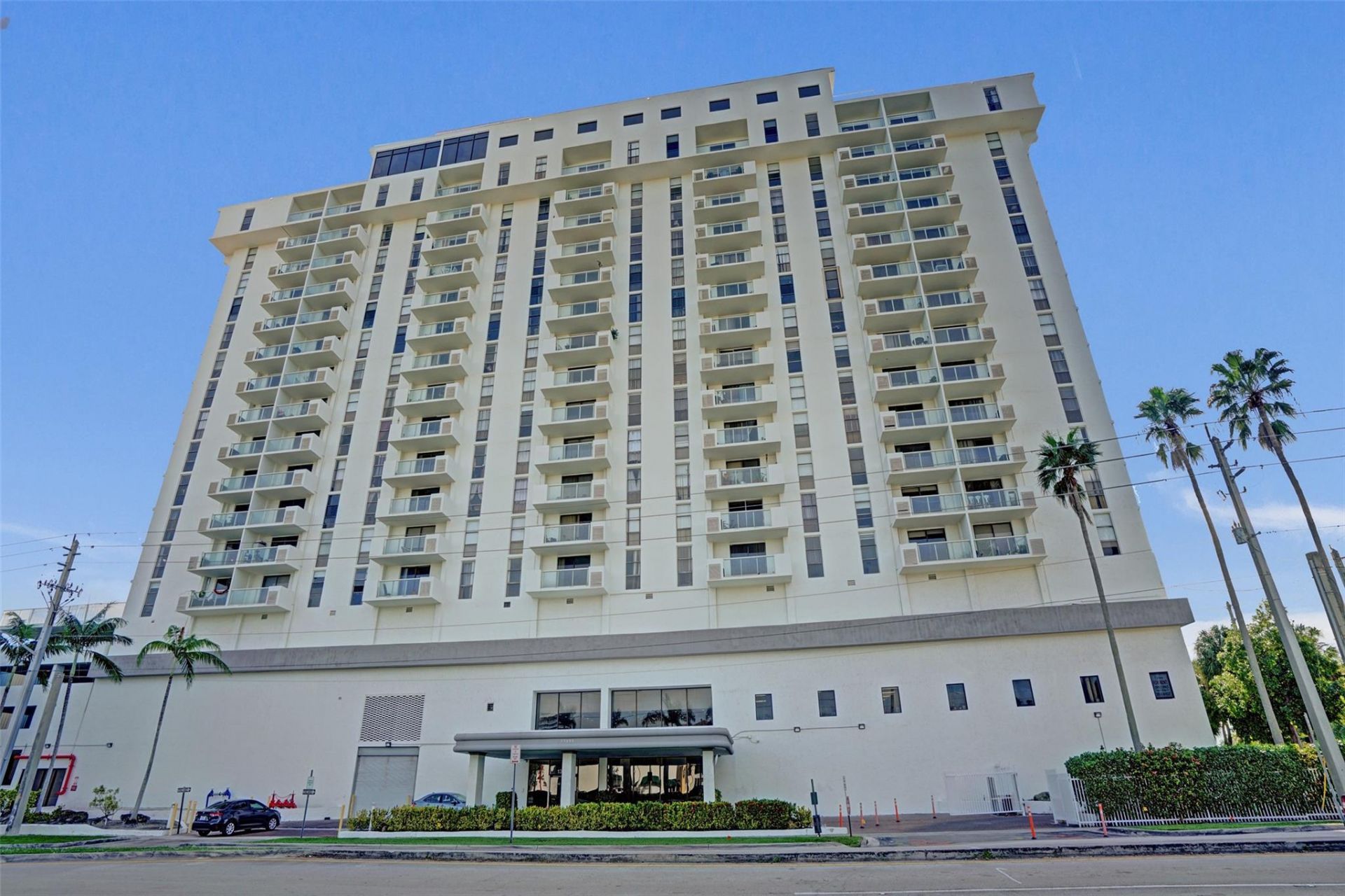 13499 Biscayne Boulevard, Unit 610, North Miami, FL 33181 Photo
