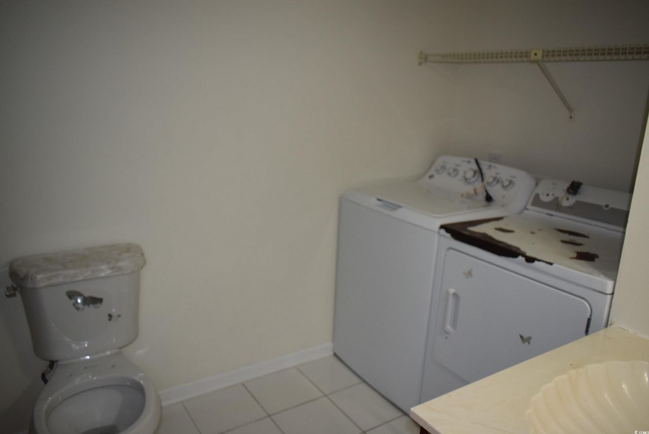 1208 Pinegrove Dr. Photo 16