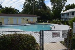 1208 Pinegrove Dr. photo 4