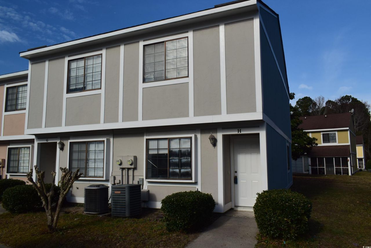 1208 Pinegrove Dr. Photo 6