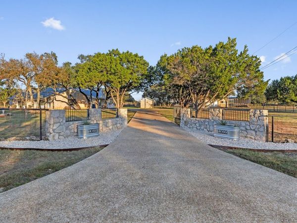 13035 Tonne Dr E, New Braunfels, TX 78132