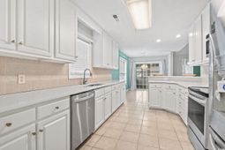 4212 Ravenwood Dr. photo 4