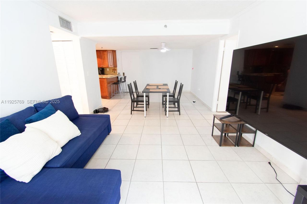 1621 Collins Ave, Unit 906, Miami Beach, FL 33139 Photo