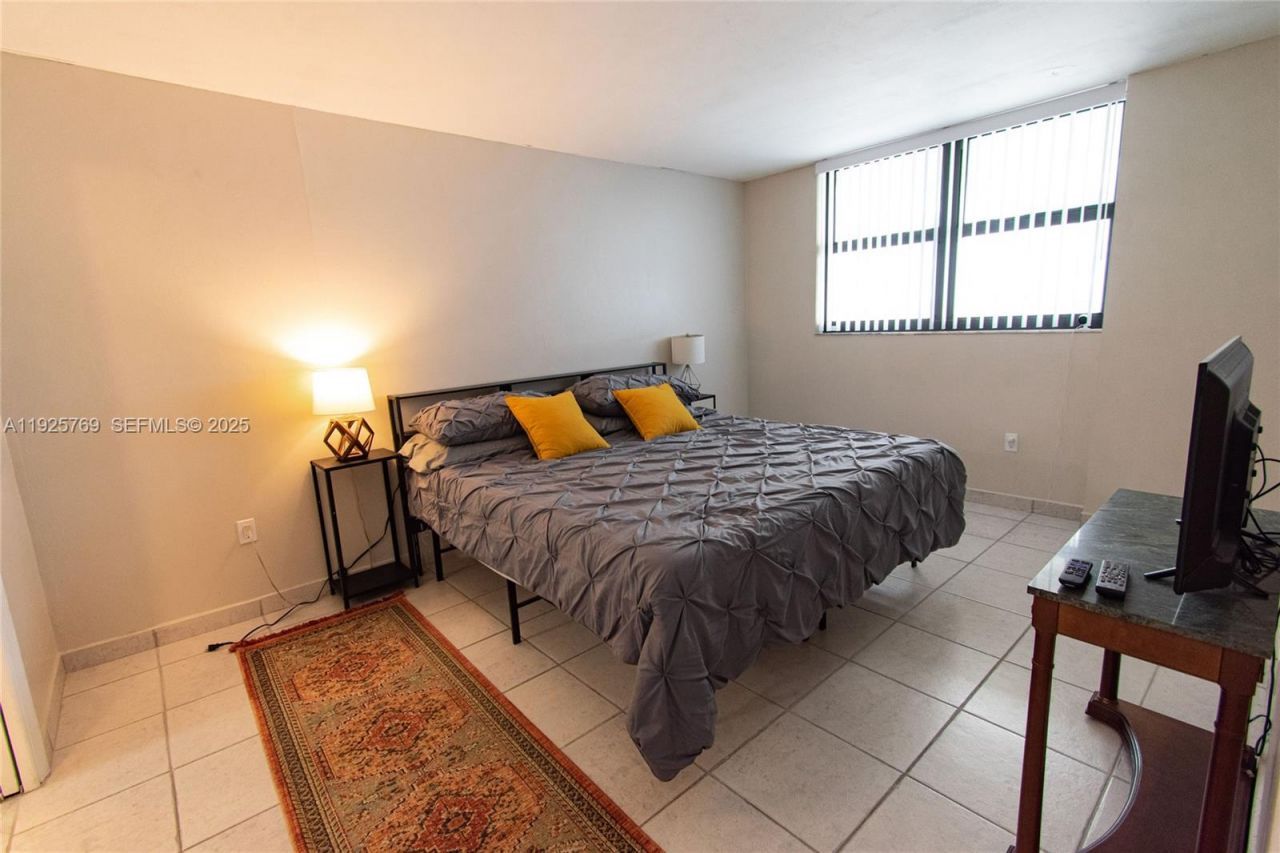 1621 Collins Ave, Unit 906, Miami Beach, FL 33139 Photo